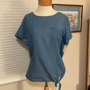 🔑💎🔑3 for$25  Lauren Conrad short sleeve denim top